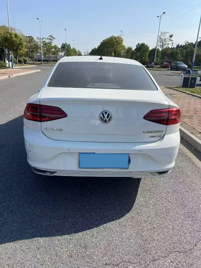 2019 VOLKSWAGEN LAMANDO thumbnail 3