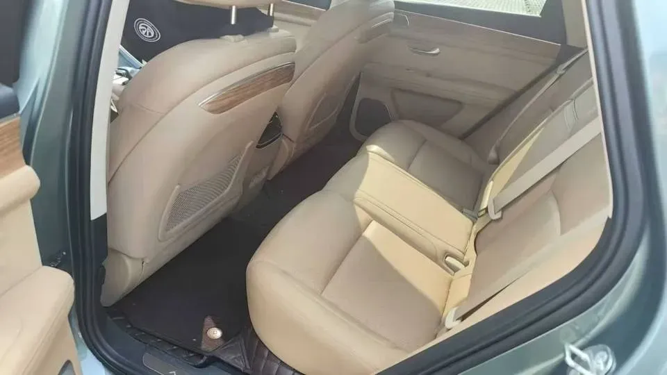 2022 AITO AITO M5 Range Extended 125HP REEV 40KWH,autocango,china used car exporter,china ev exporter,chinese used car exporter,chinese used ev exporter