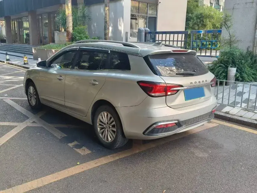 2019 ROEWE EI5 thumbnail 4