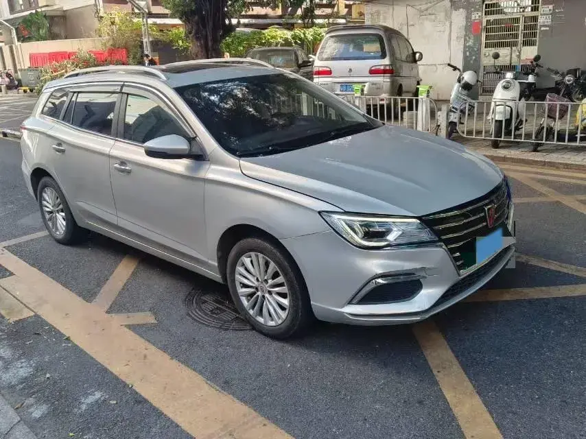 2019 ROEWE EI5 thumbnail 2