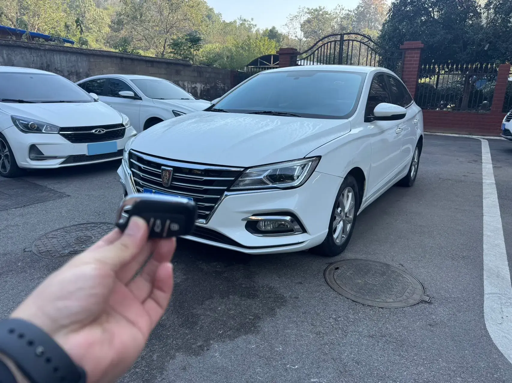 2019 ROEWE I5 view 1