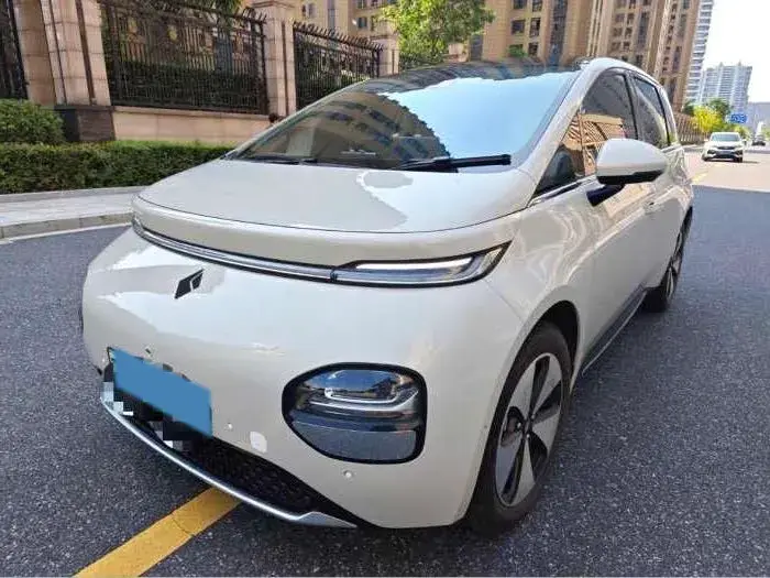 2023 BaoJun Cloud BEV 50.6KWH