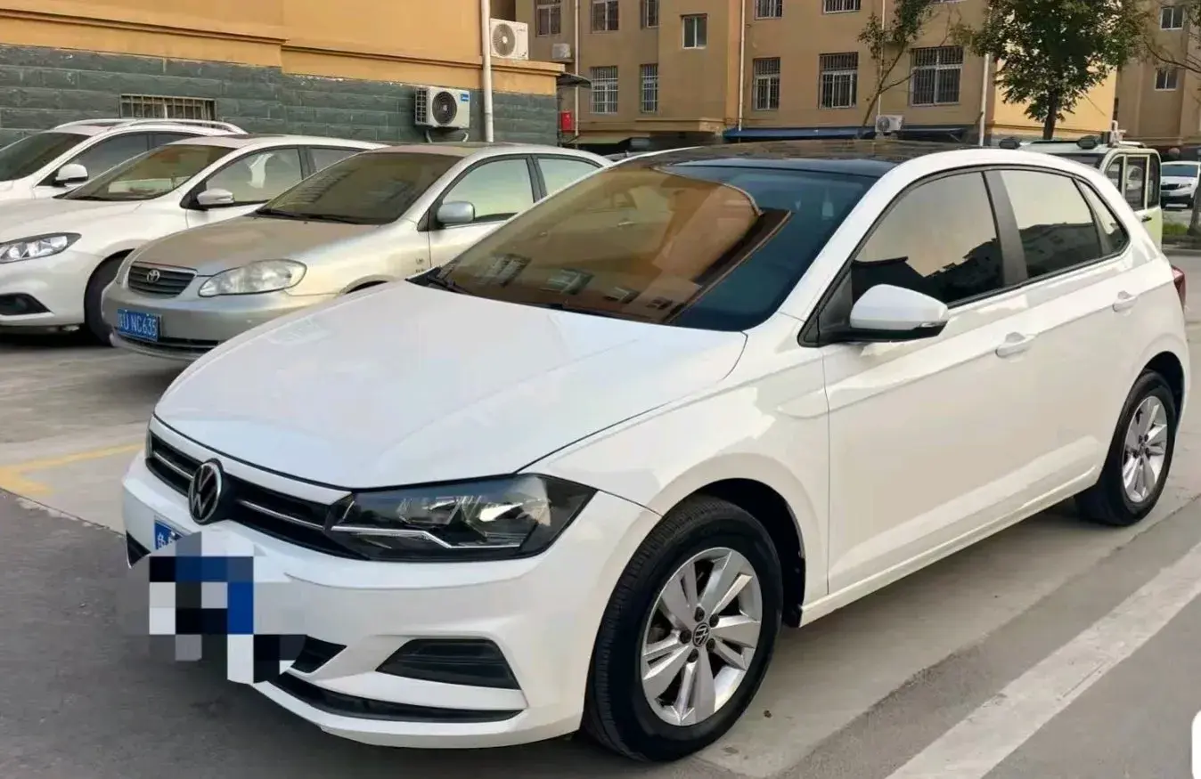 2021 VOLKSWAGEN POLO view 1