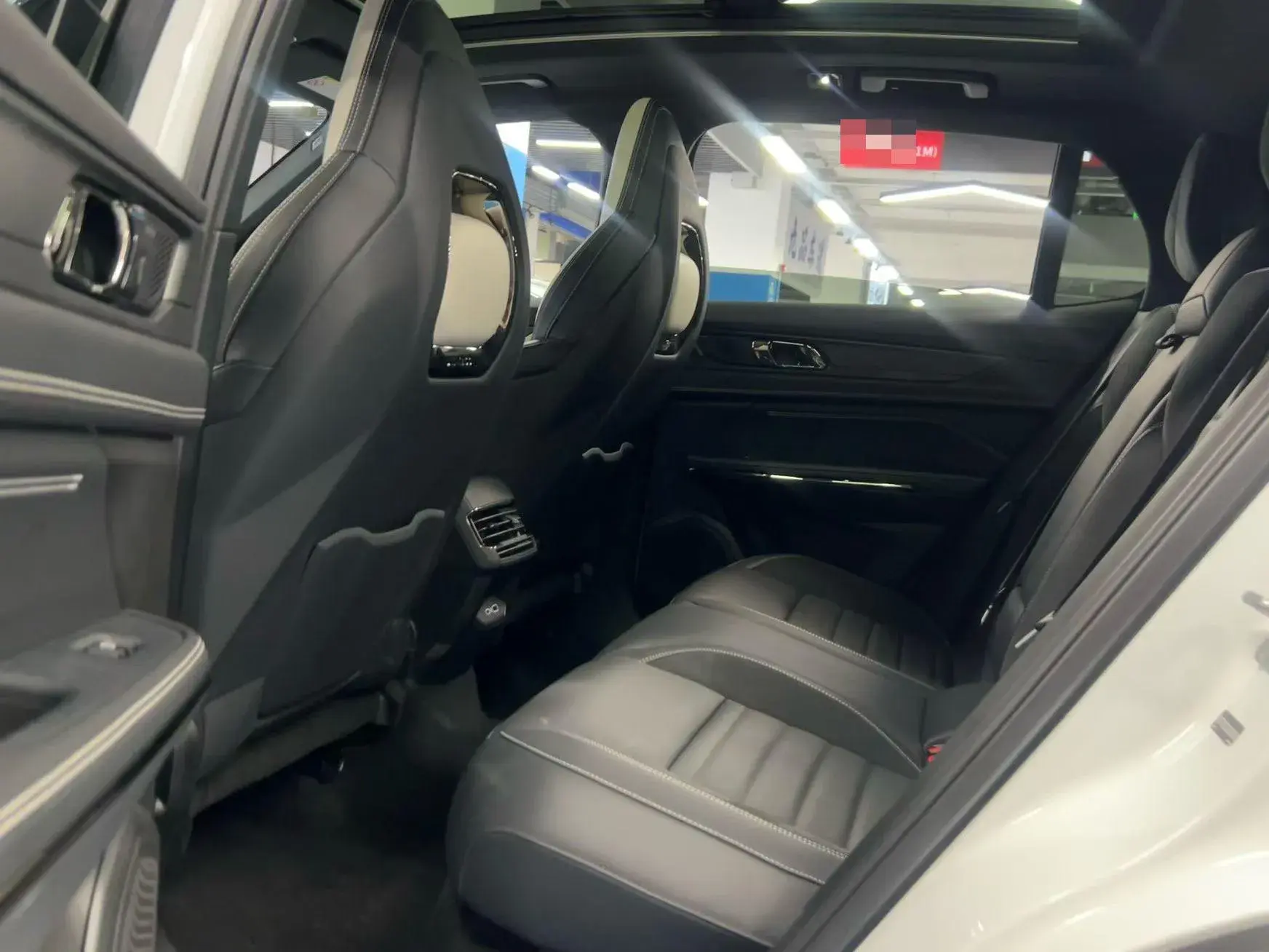 2023 LYNK&CO 01 thumbnail 4