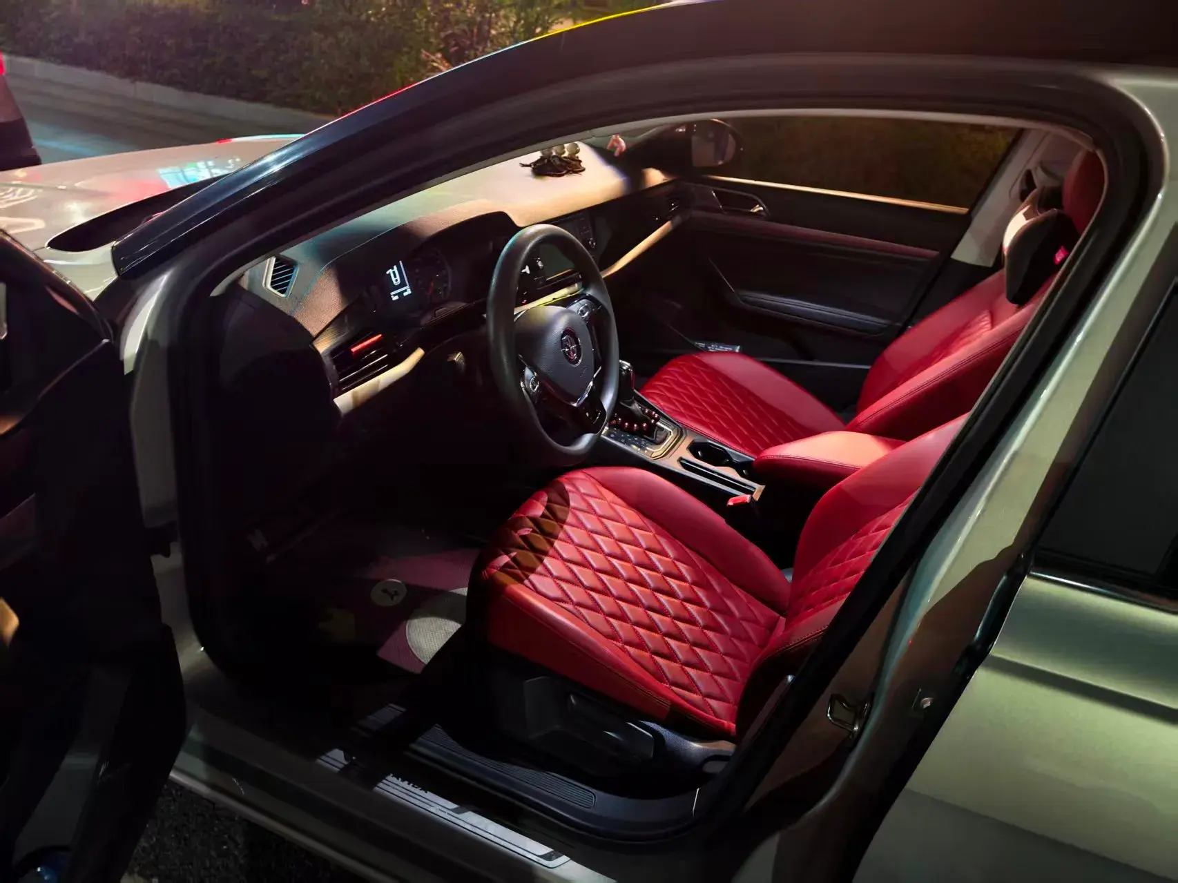 2018 VOLKSWAGEN LAVIDA thumbnail 3