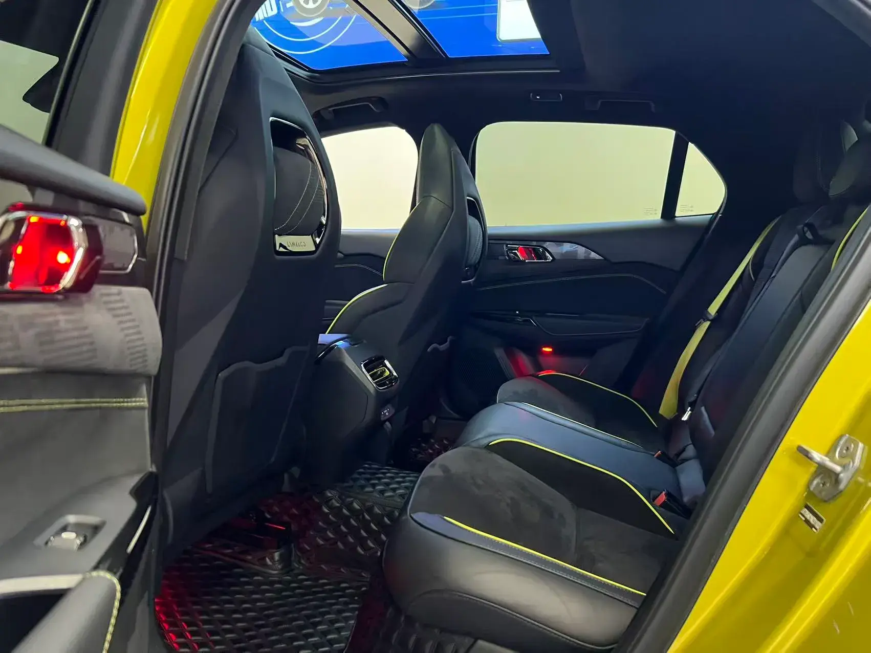 2022 LYNK&CO 03 thumbnail 4