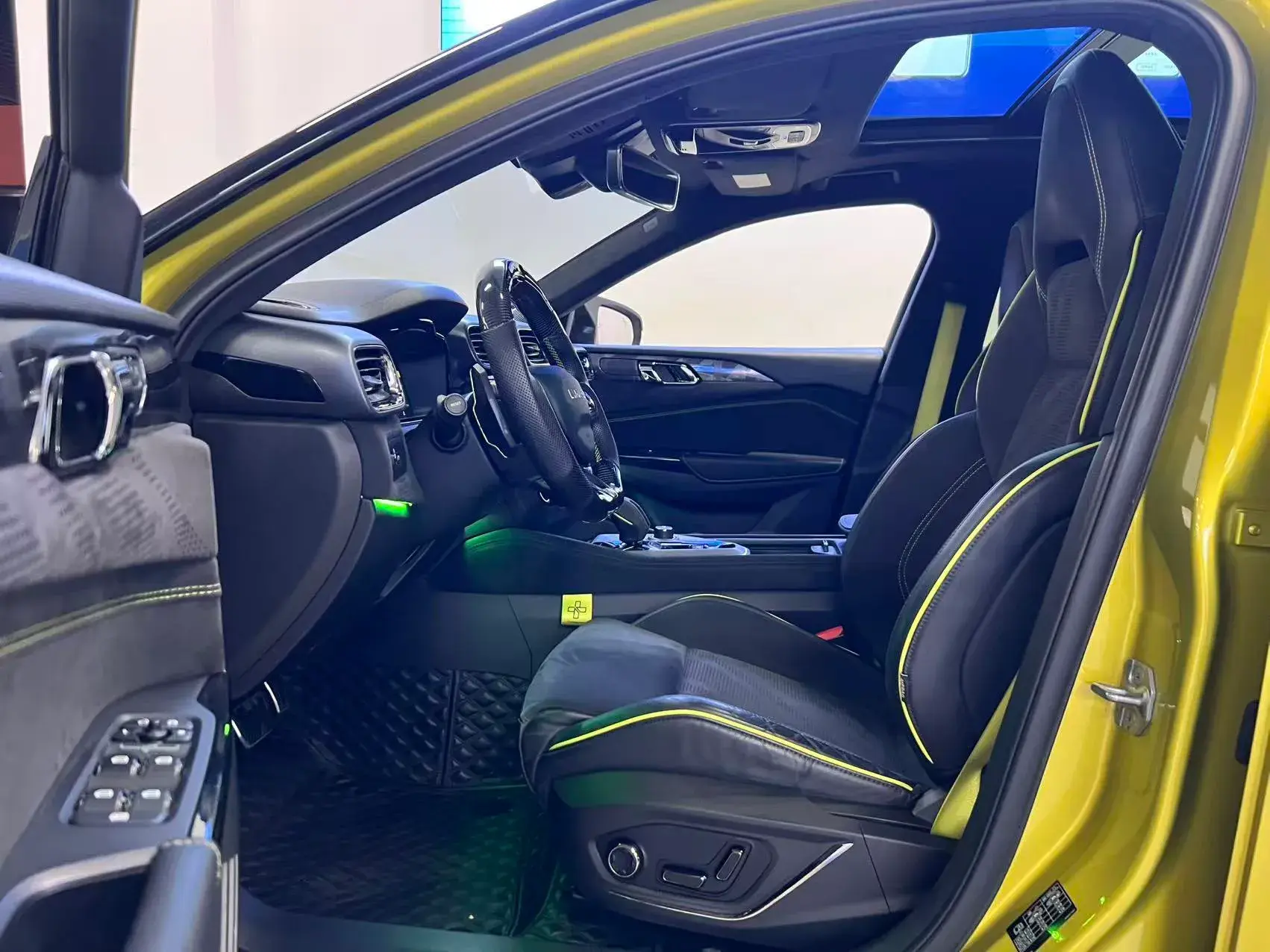 2022 LYNK&CO 03 thumbnail 3