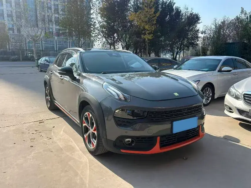 2018 LYNK&CO 02 thumbnail 3