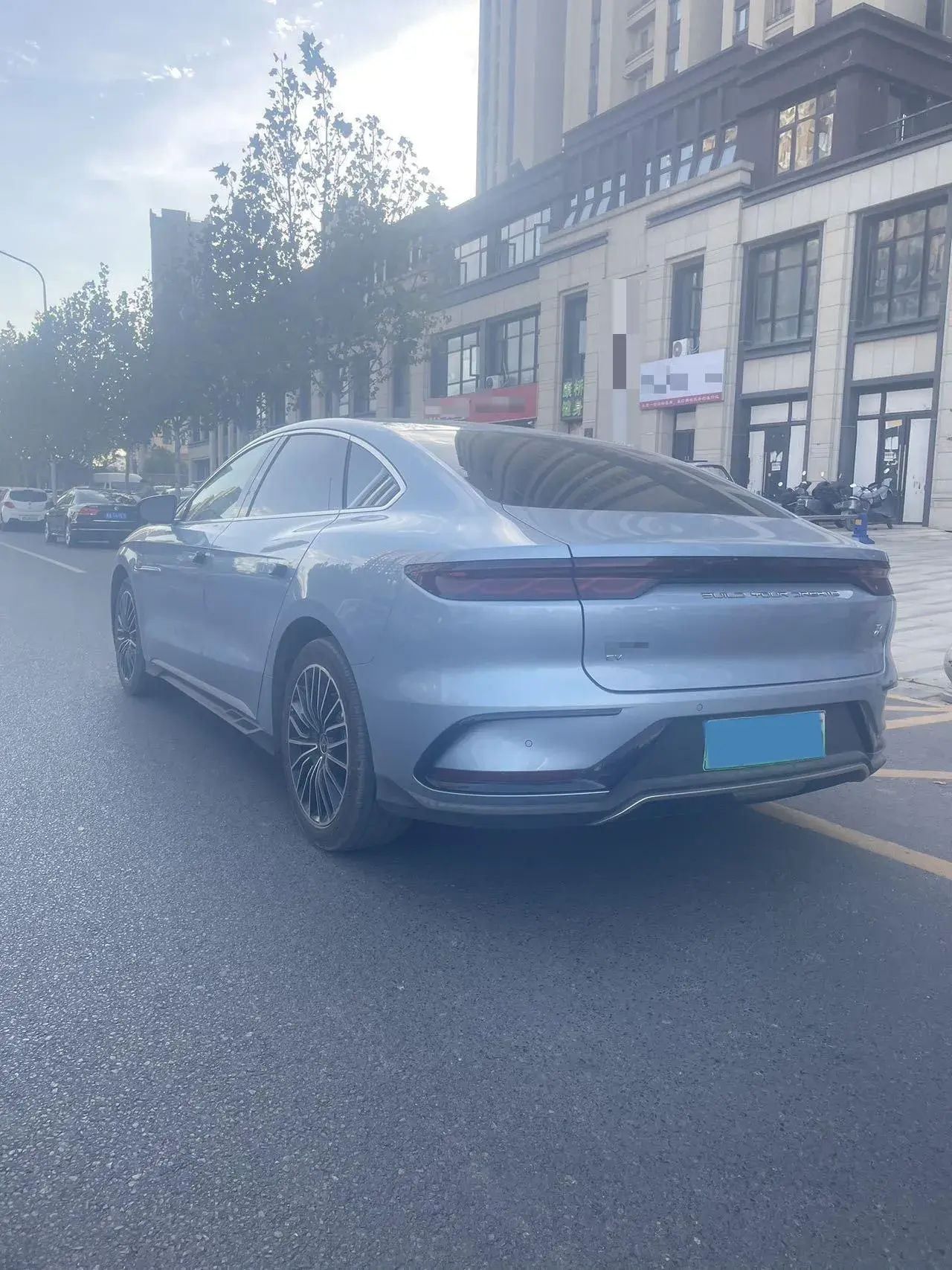 2023 BYD HAN thumbnail 3