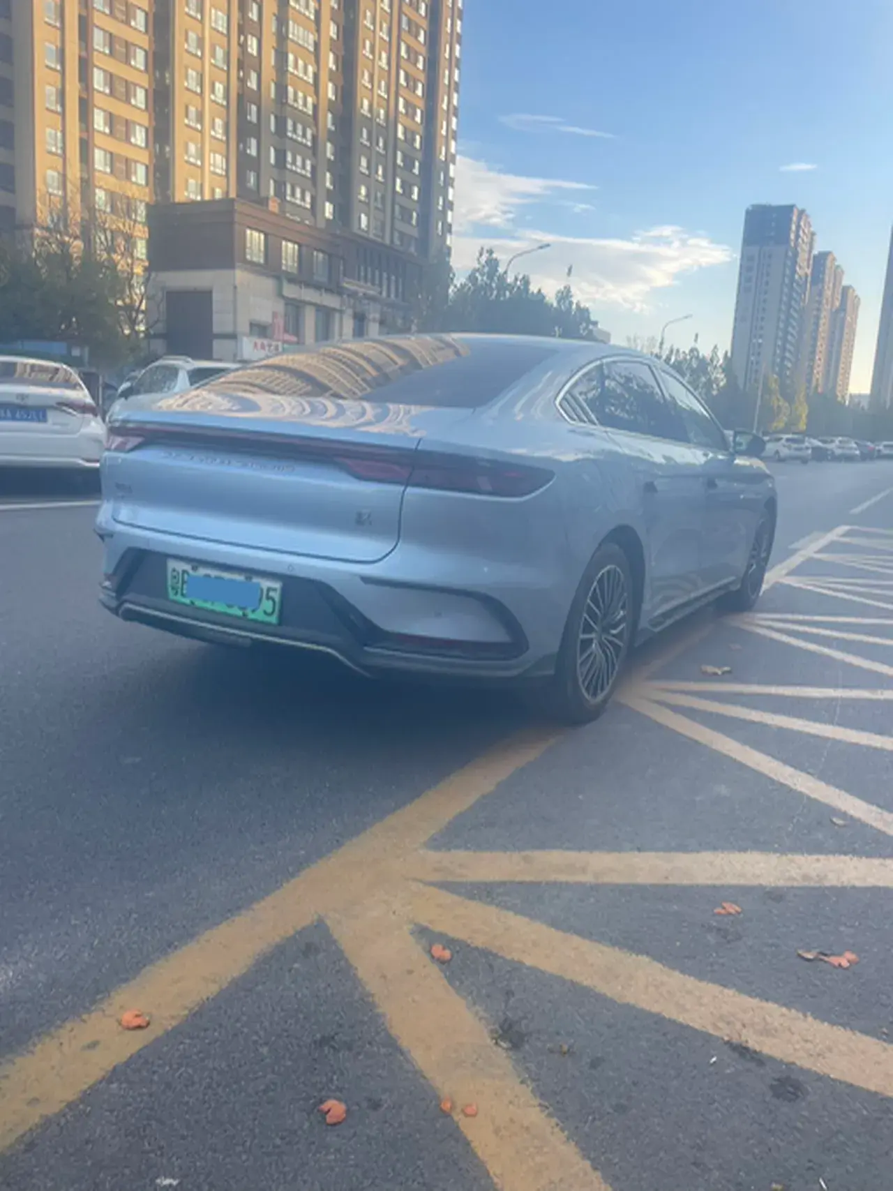 2023 BYD HAN thumbnail 4