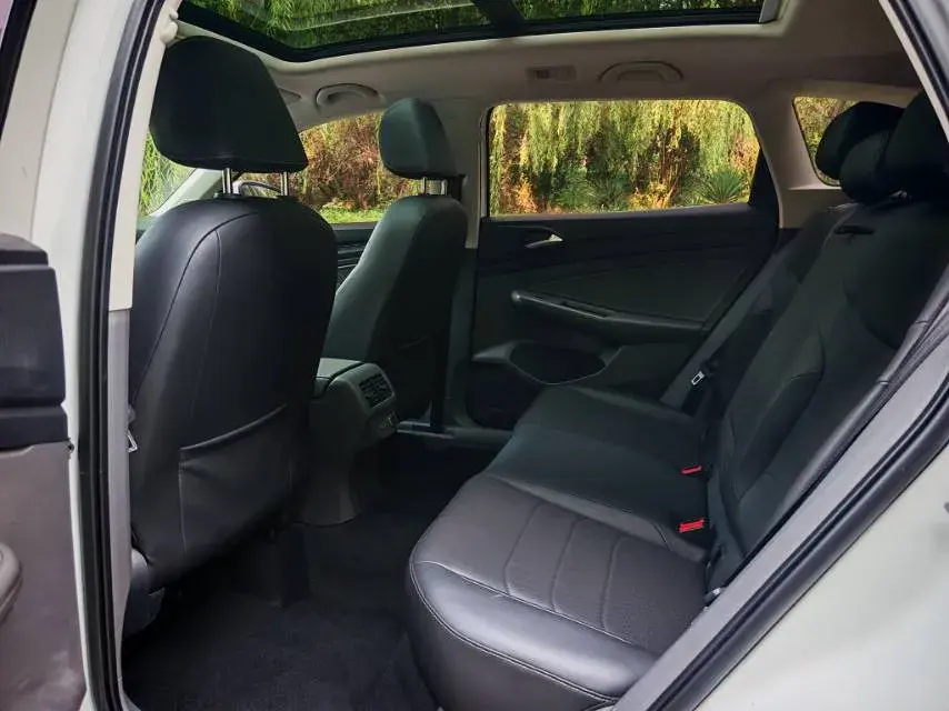 2020 JETTA VS7 thumbnail 4