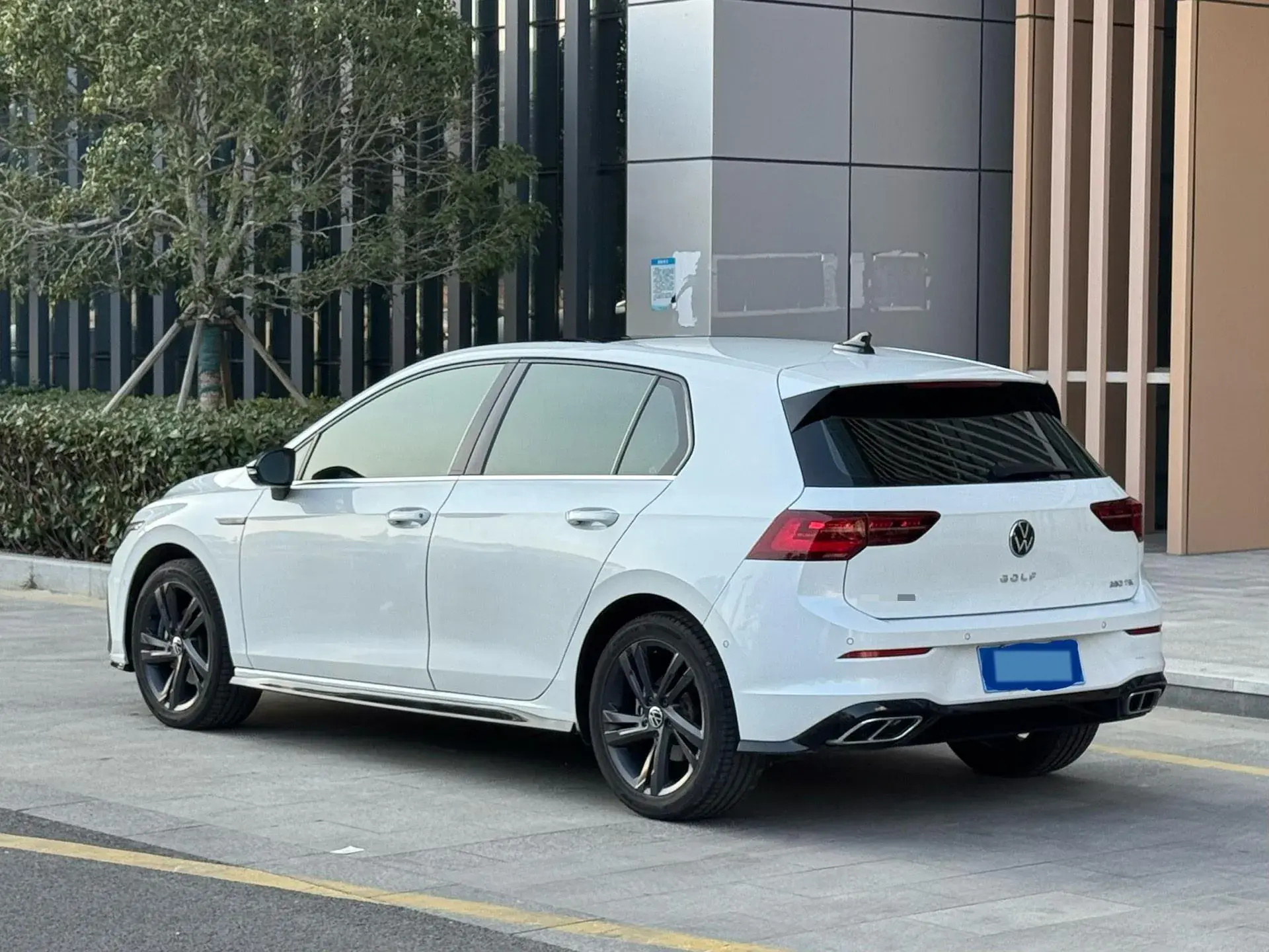 2021 VOLKSWAGEN GOLF thumbnail 3