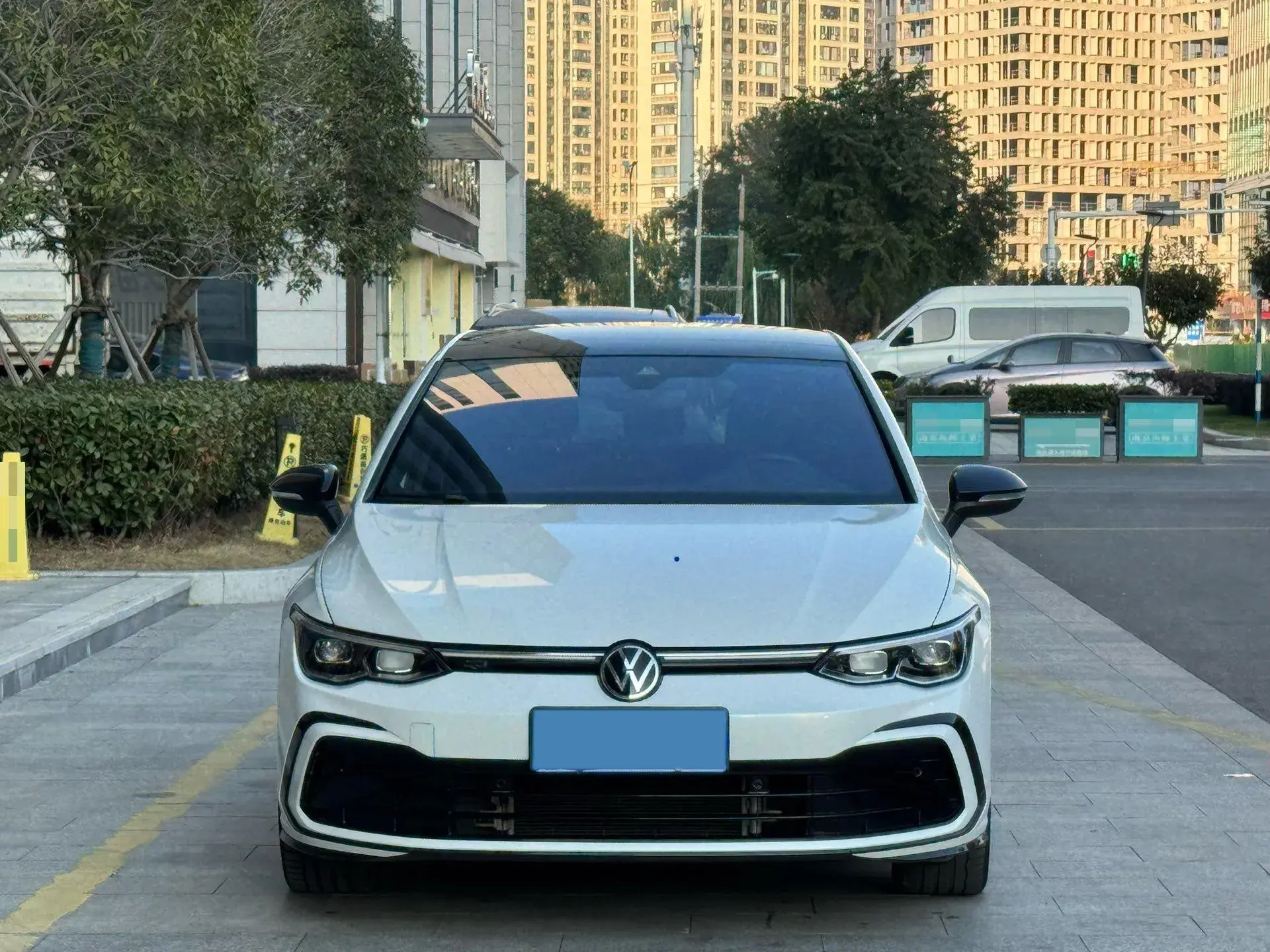 2021 VOLKSWAGEN GOLF thumbnail 2