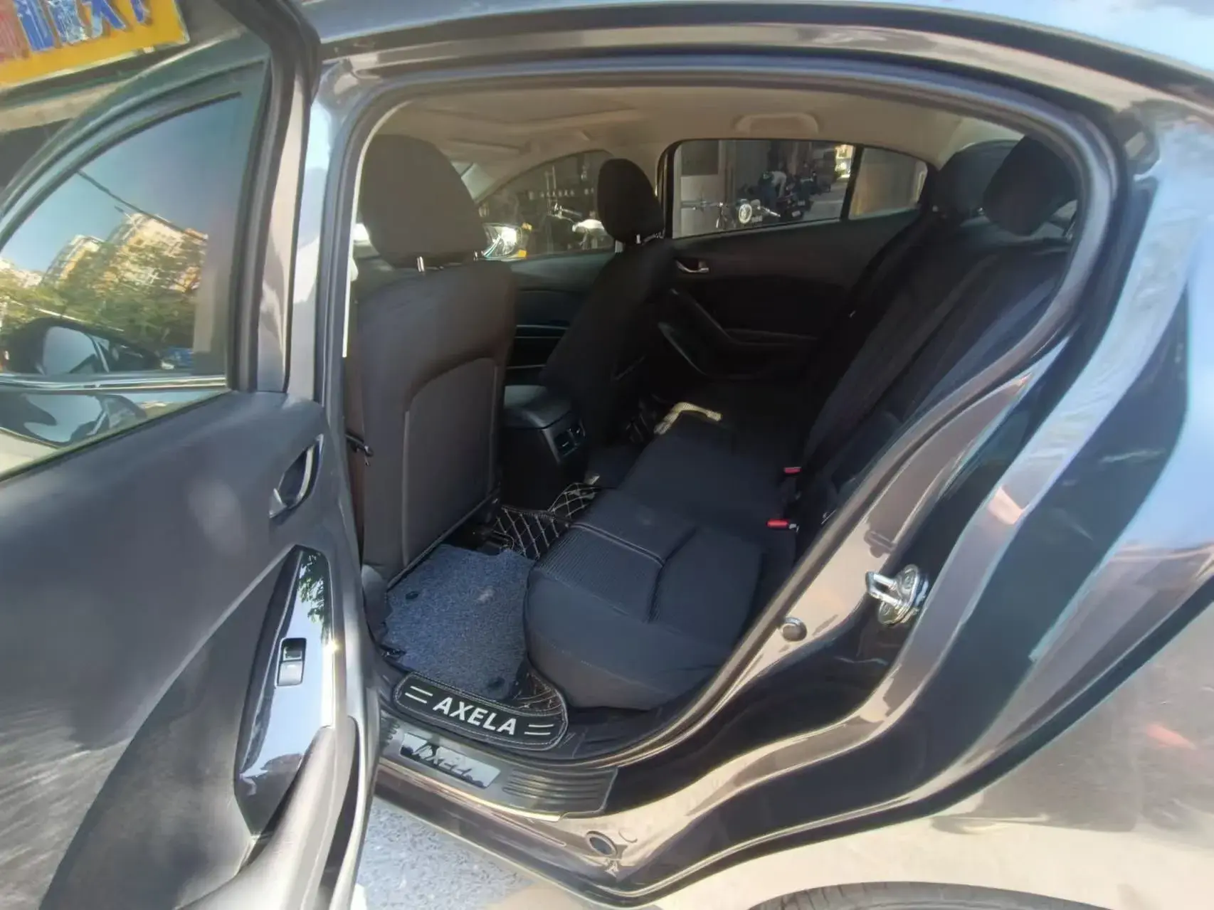 2017 MAZDA 3 thumbnail 4