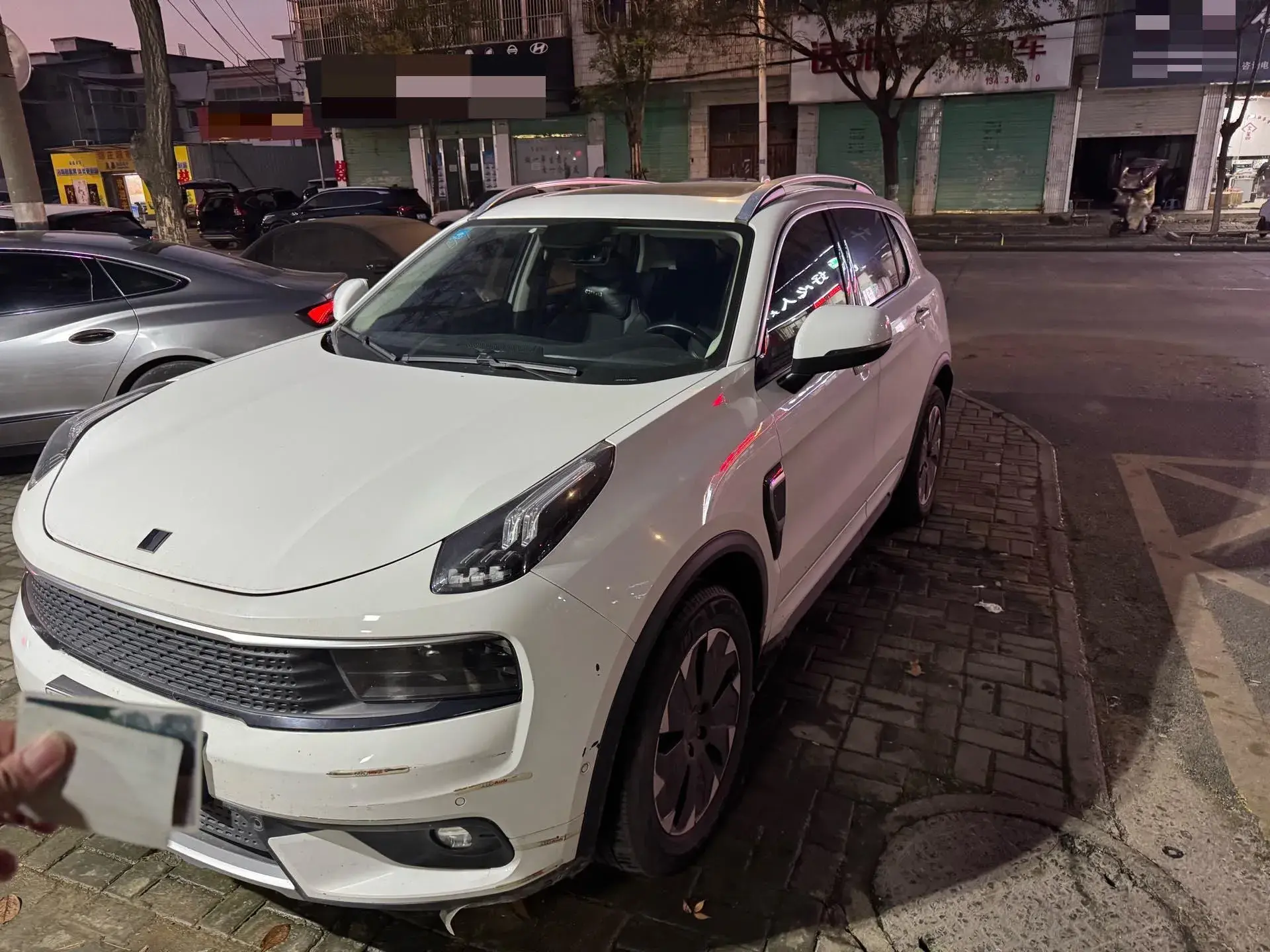 2018 LYNK&CO 01 view 1