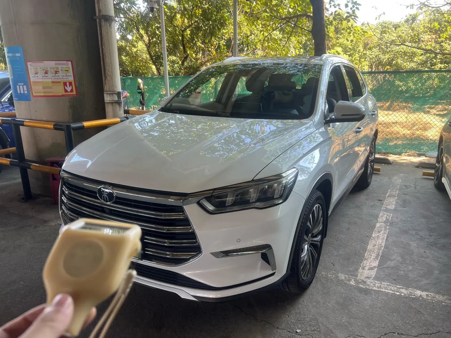 2019 BYD SONG view 1