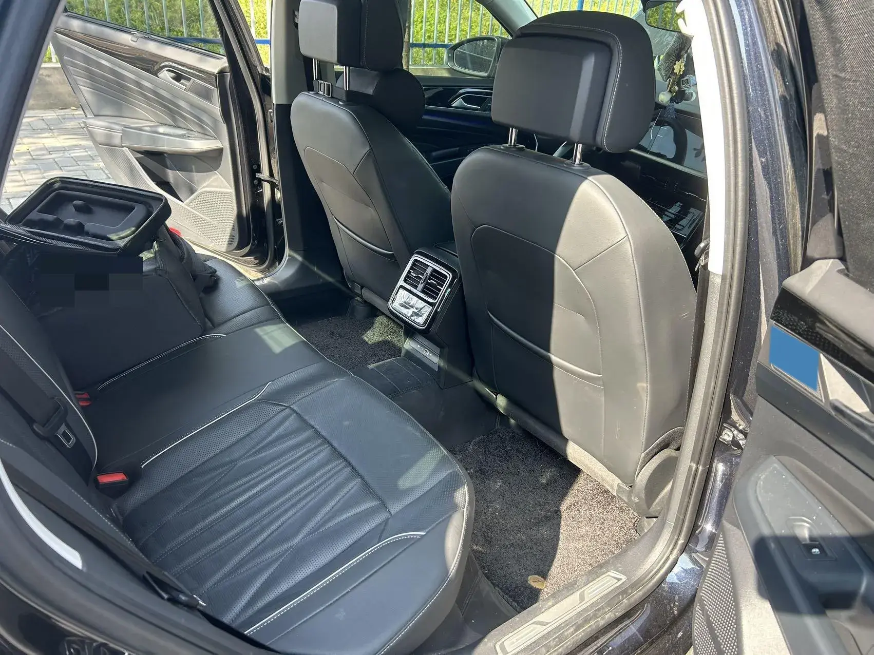 2023 VOLKSWAGEN PASSAT thumbnail 3