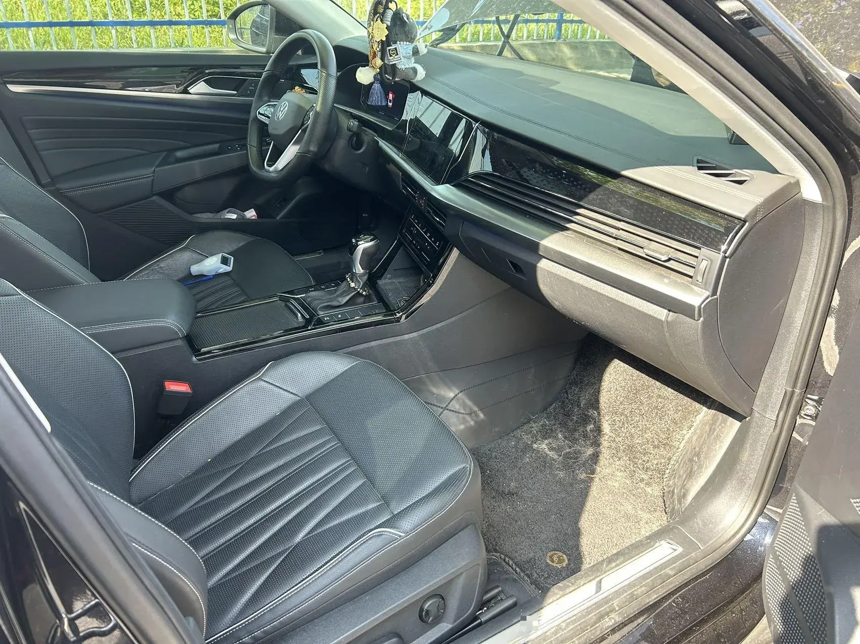 2023 VOLKSWAGEN PASSAT thumbnail 2