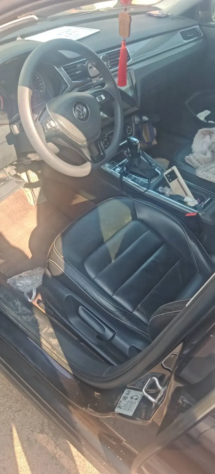 2017 VOLKSWAGEN PASSAT thumbnail 2