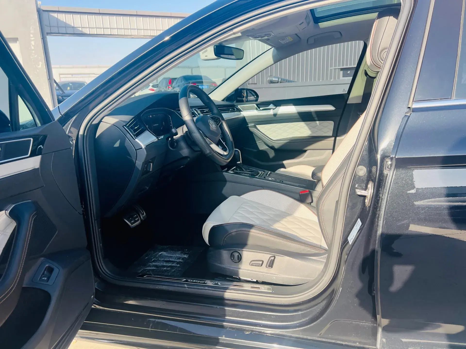 2023 VOLKSWAGEN MAGOTAN thumbnail 4