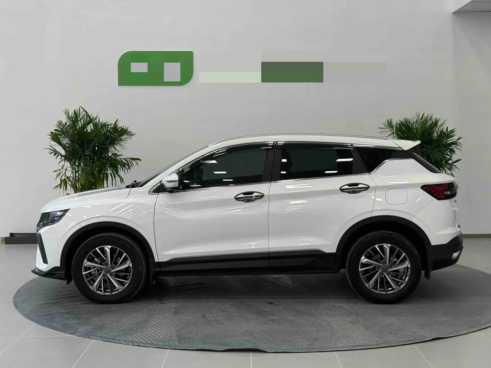 2021 GEELY COOLRAY thumbnail 2