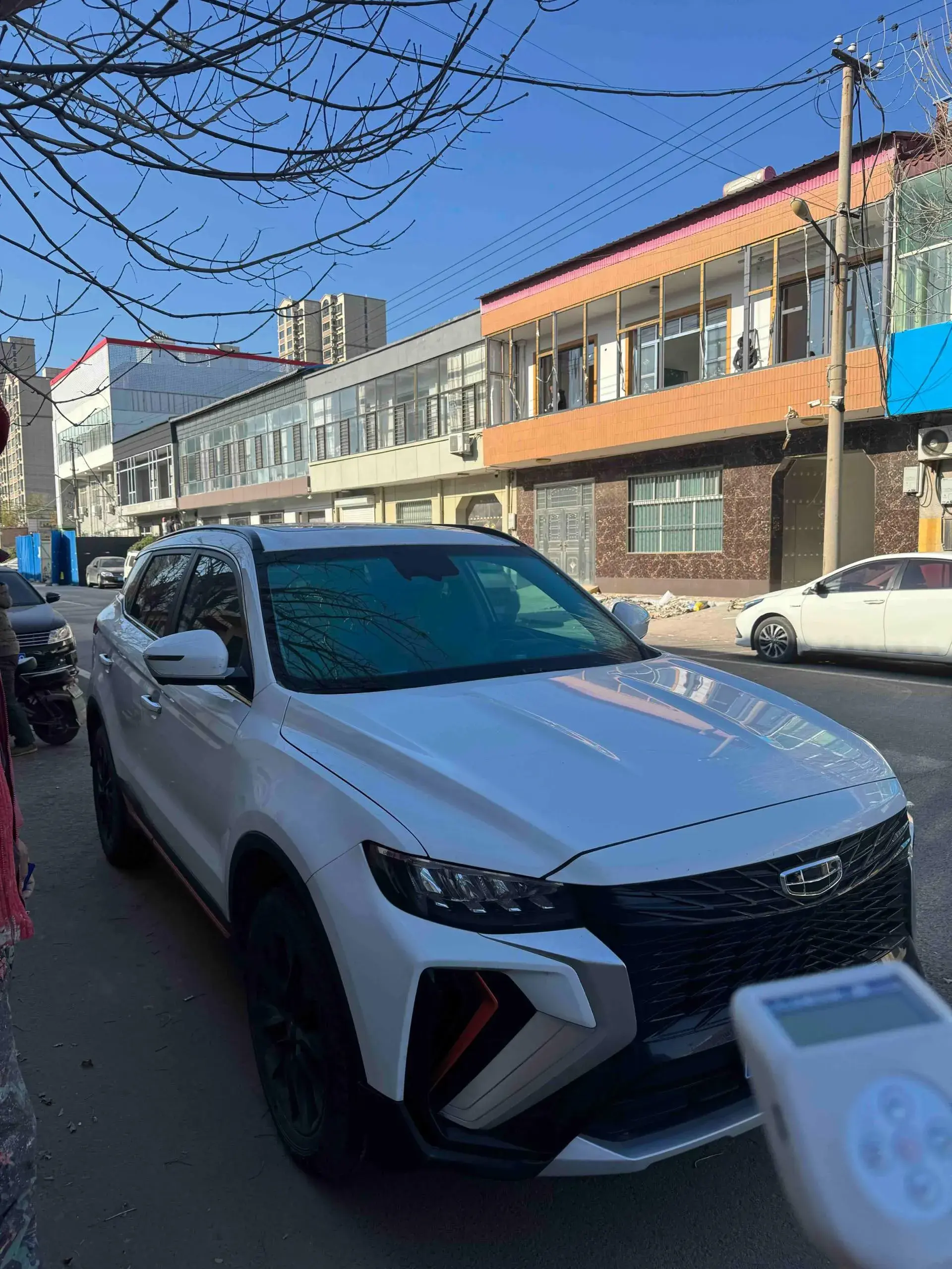 2022 GEELY AZKARRA thumbnail 3