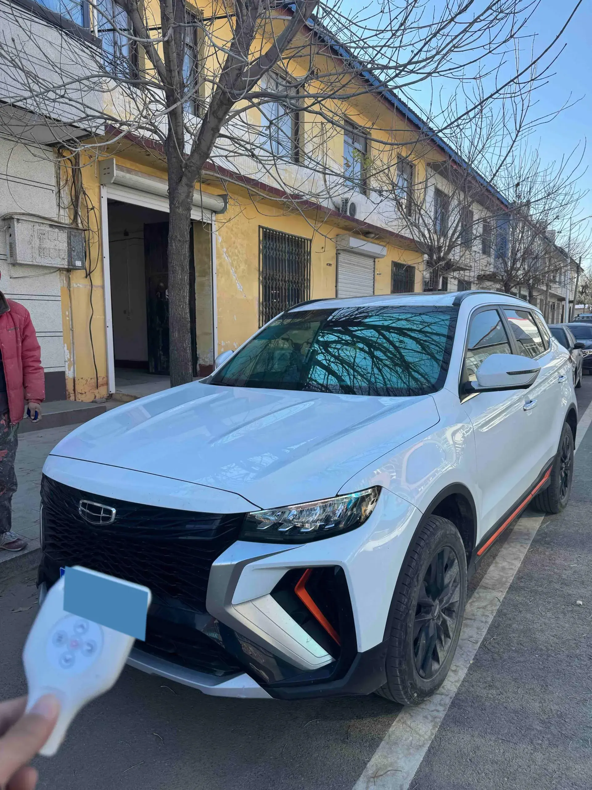 2022 GEELY AZKARRA view 1