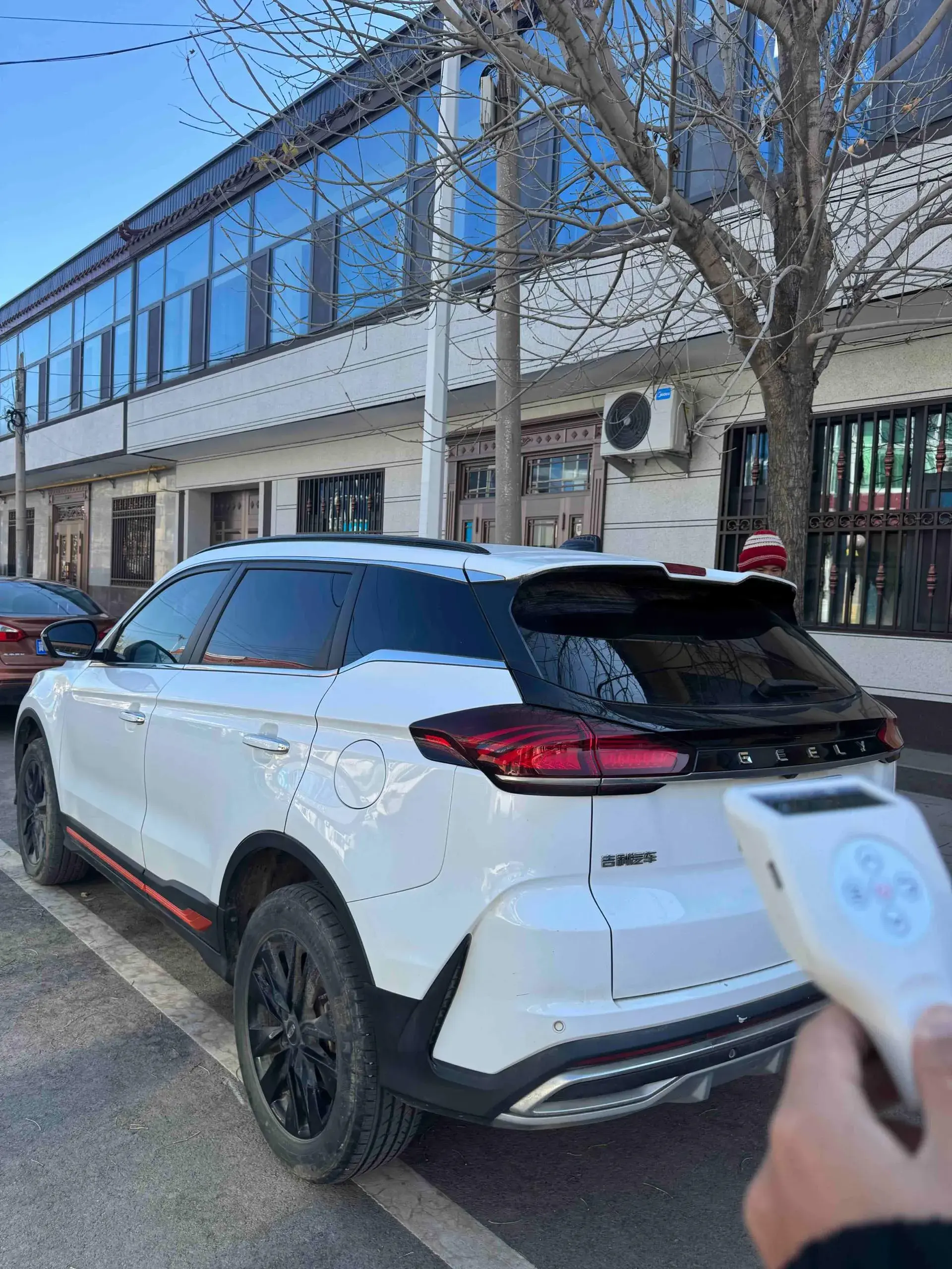 2022 GEELY AZKARRA thumbnail 4