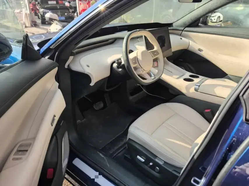 2025 MI YU7 thumbnail 3