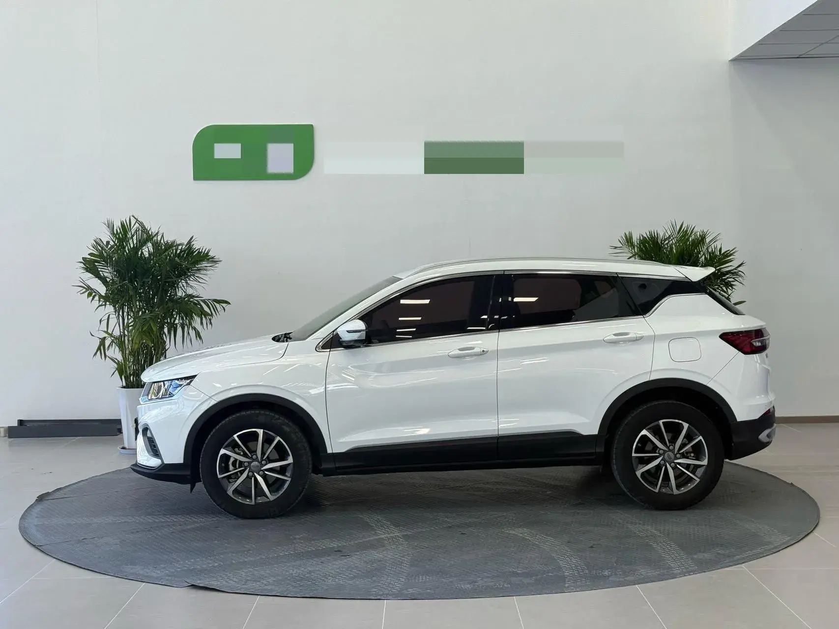 2020 GEELY COOLRAY thumbnail 2