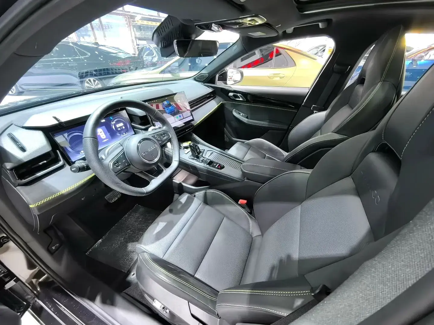 2023 LYNK&CO 03 thumbnail 4