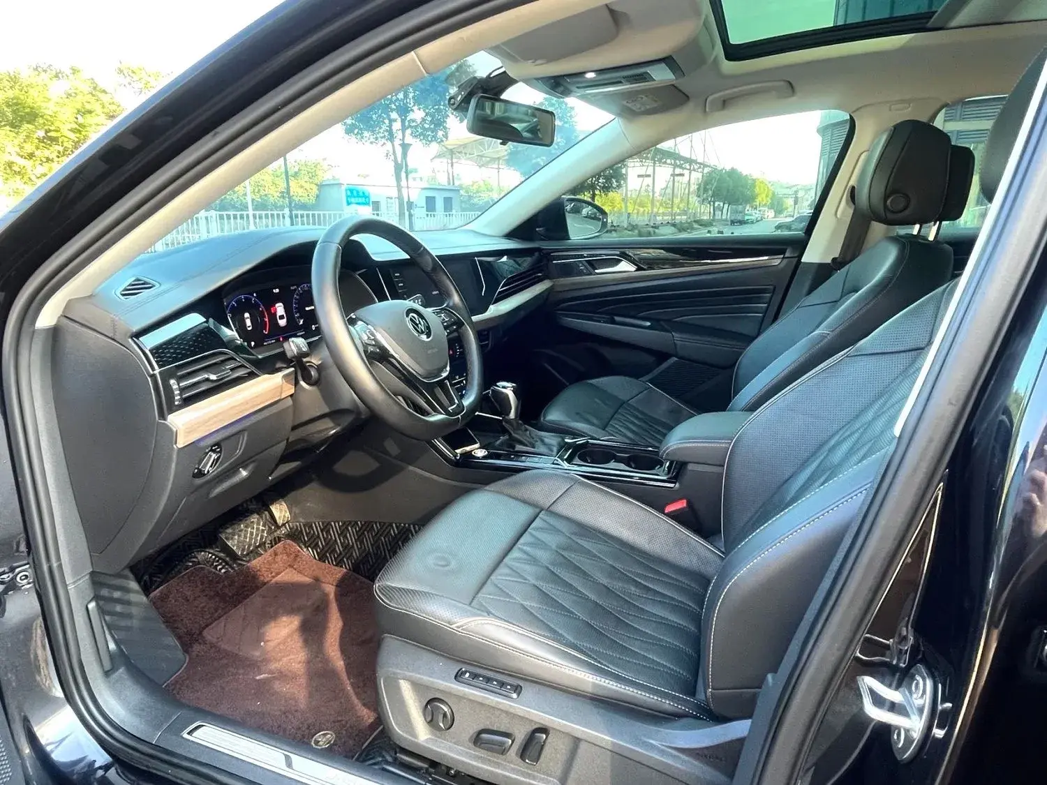 2022 VOLKSWAGEN PASSAT thumbnail 2