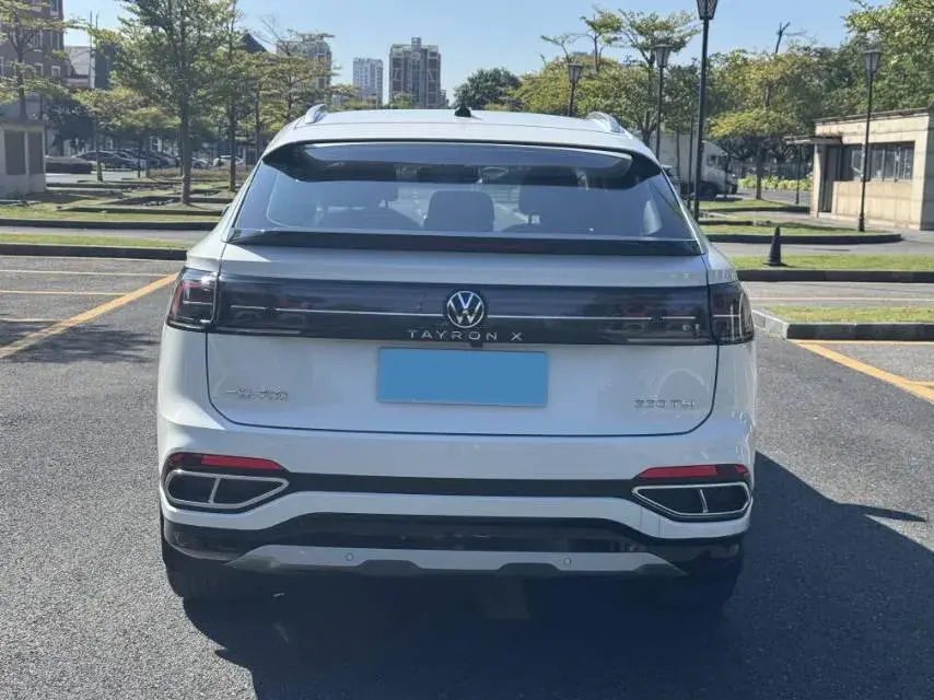 2023 VOLKSWAGEN TAYRON thumbnail 3