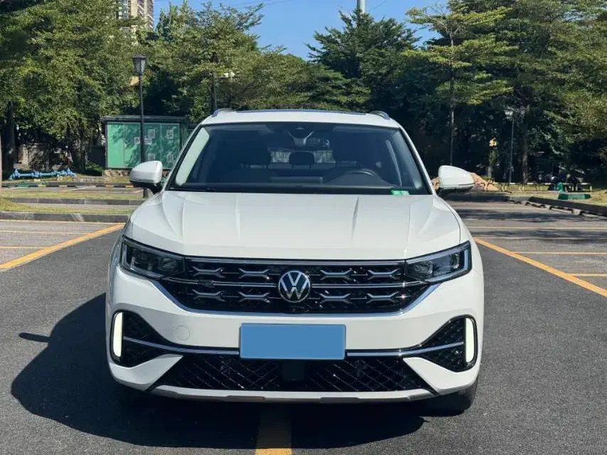 2023 VOLKSWAGEN TAYRON thumbnail 2