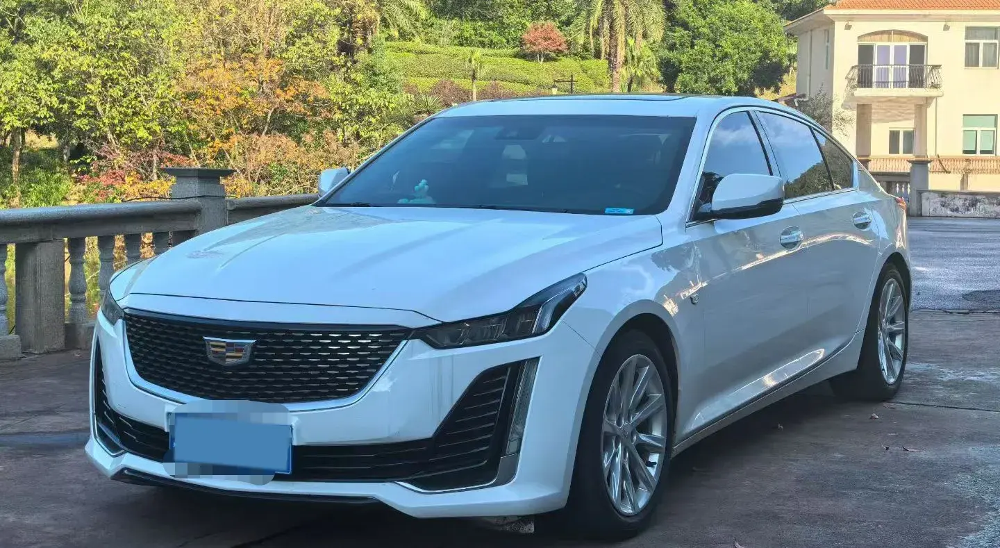 2022 CADILLAC CT5 view 1