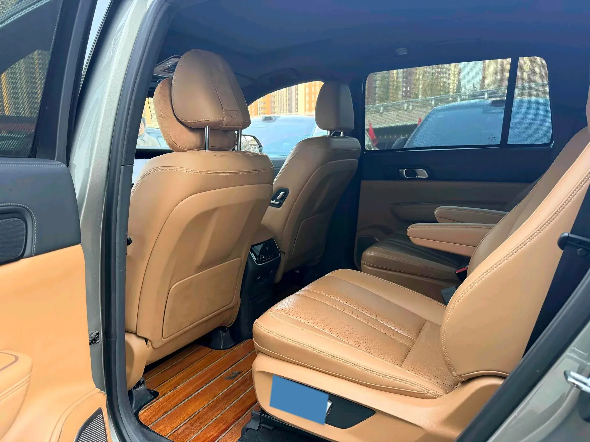 2020 LI ONE thumbnail 3