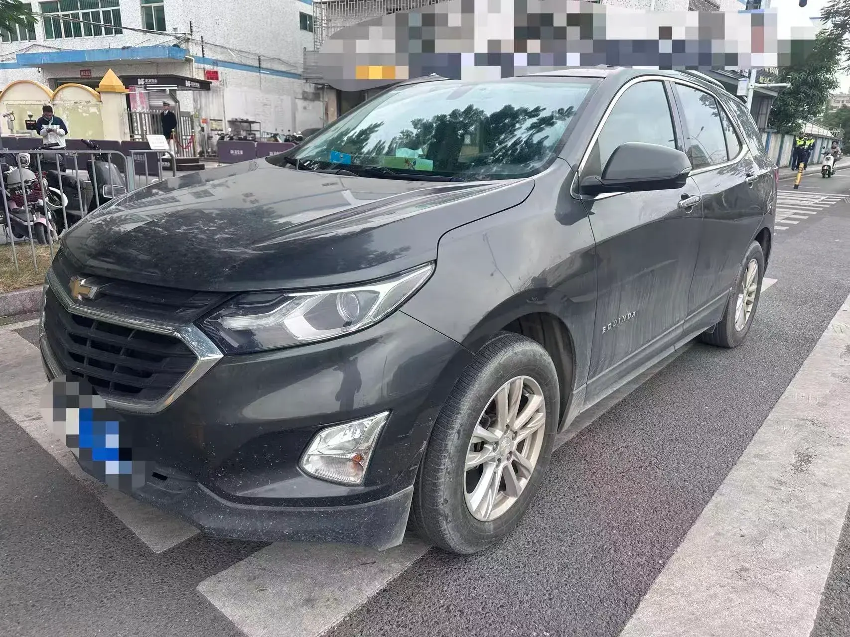2018 CHEVROLET EQUINOX view 1