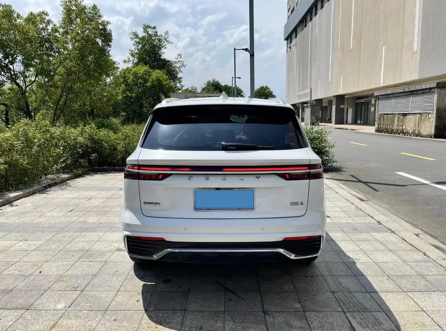 2021 GEELY MONJARO thumbnail 3