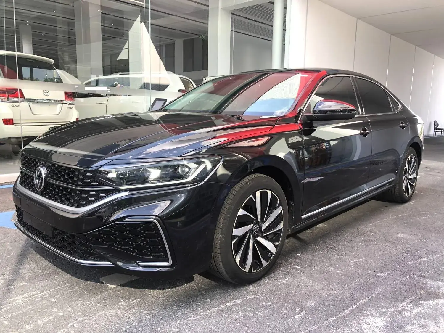 2022 VOLKSWAGEN PASSAT view 1