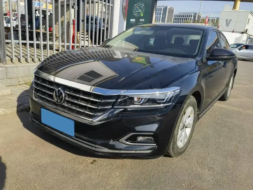 2020 VOLKSWAGEN PASSAT view 1