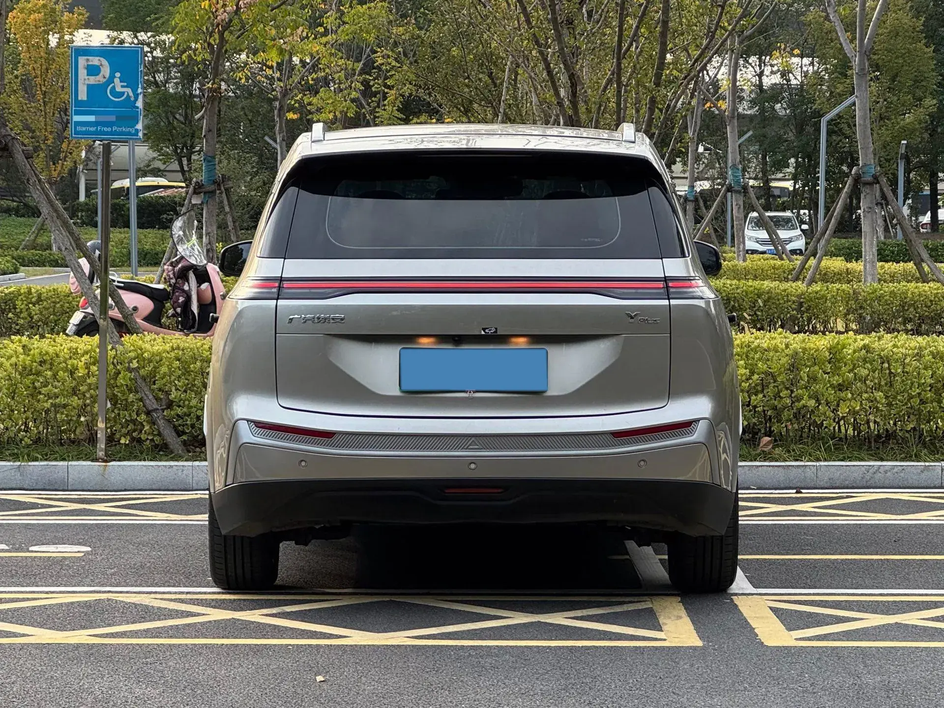 2023 AION Y thumbnail 4