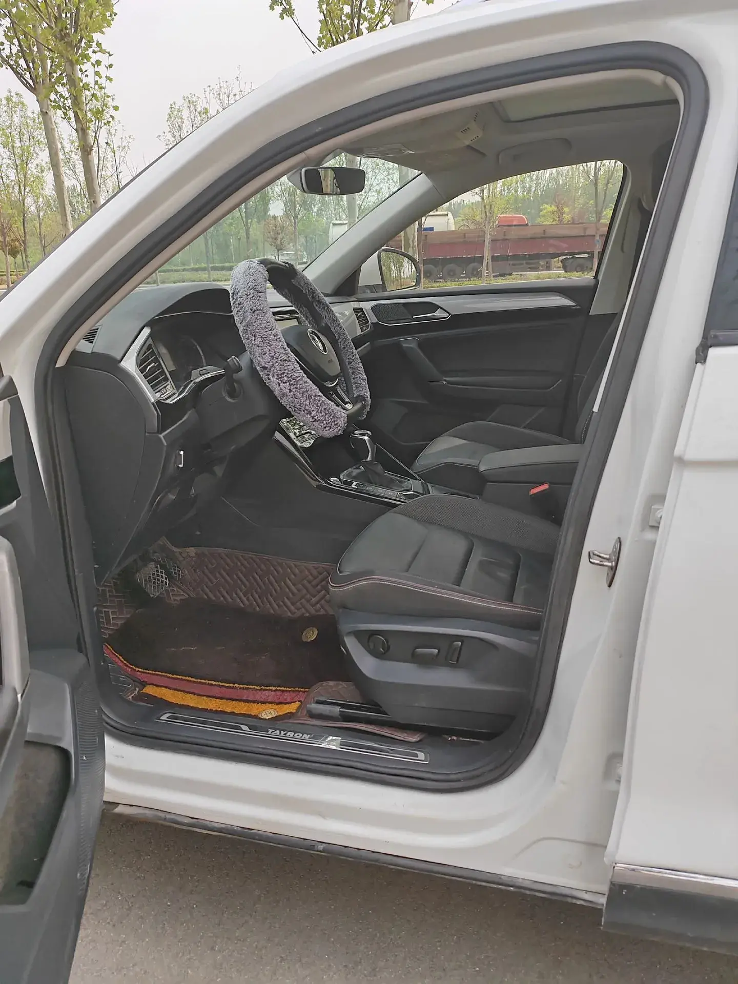 2020 VOLKSWAGEN TAYRON thumbnail 3