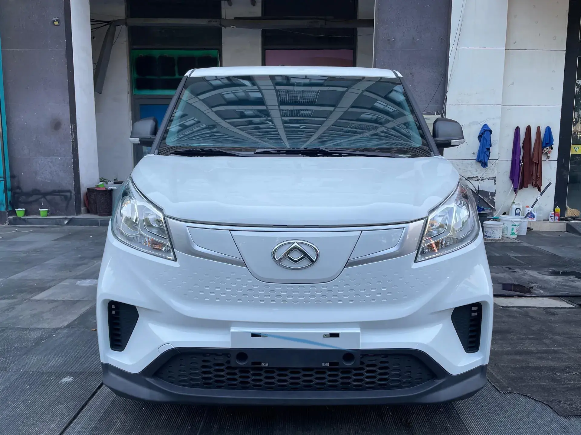 2023 MAXUS EV30 thumbnail 3