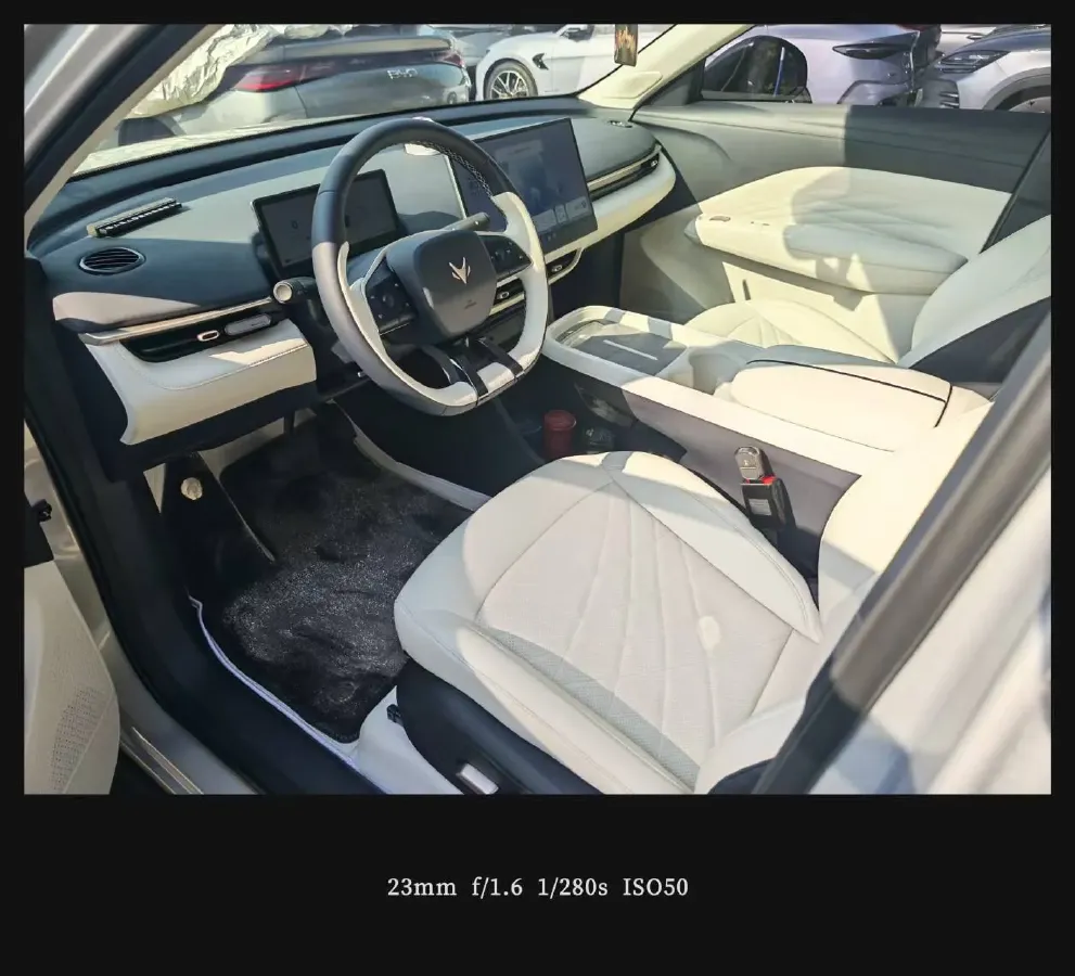 2025 ARCFOX T1 BEV,autocango,china used car exporter,china ev exporter,chinese used car exporter,chinese used ev exporter