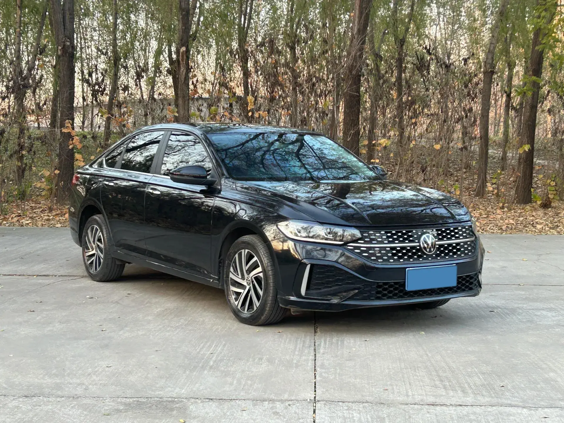 2024 VOLKSWAGEN LAVIDA thumbnail 3