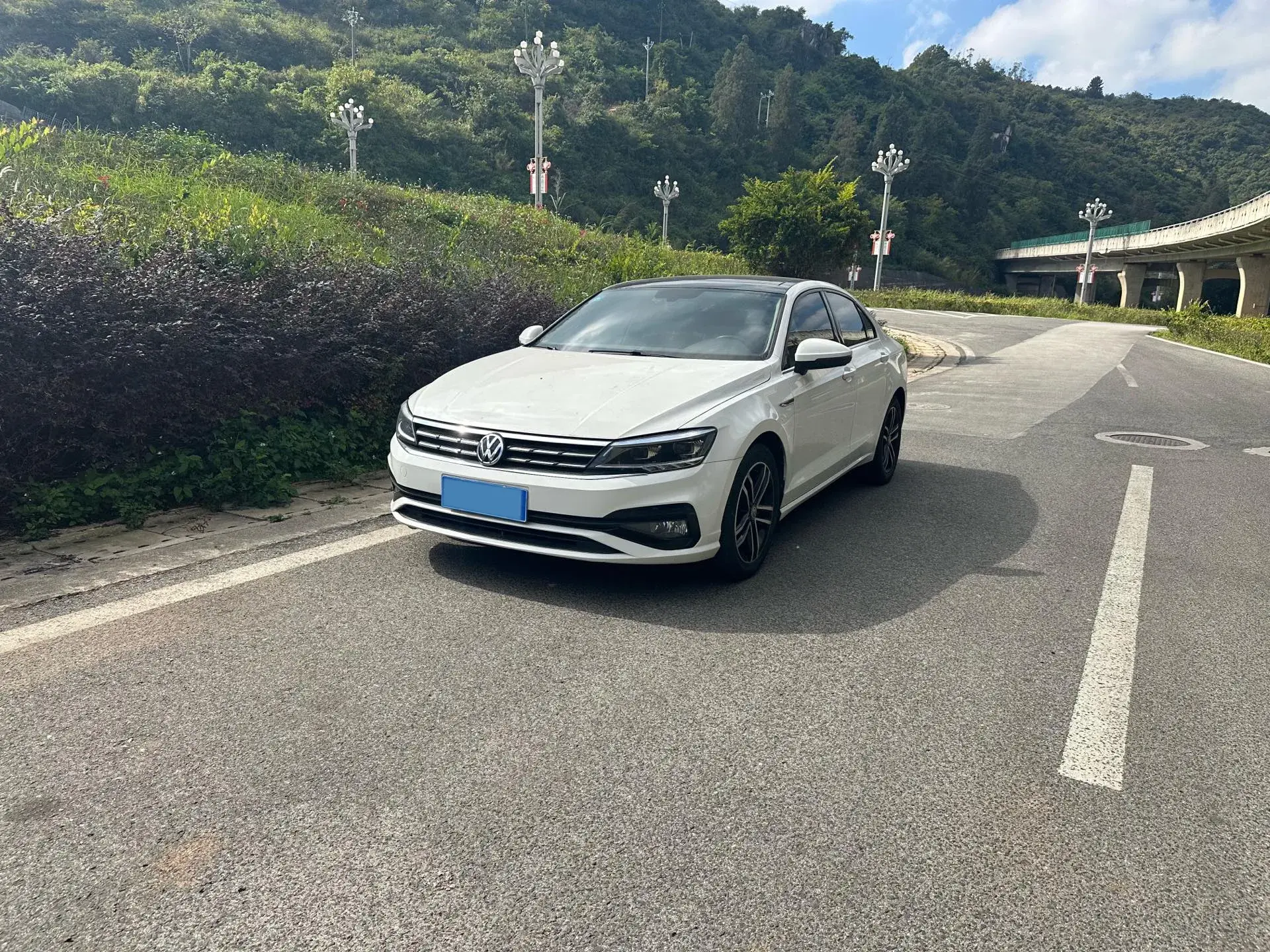 2019 VOLKSWAGEN LAMANDO view 1