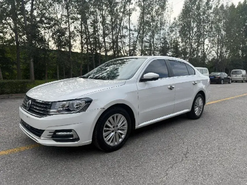 2019 VOLKSWAGEN LAVIDA view 1