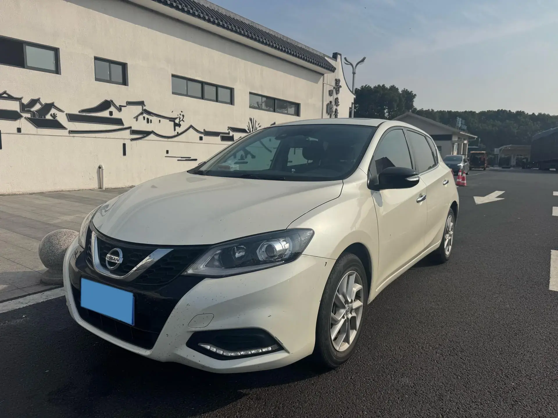 2021 NISSAN TIIDA view 1