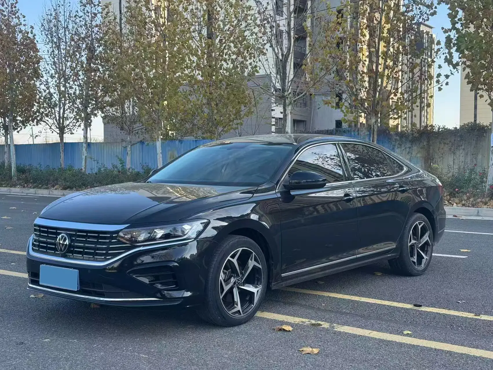 2024 VOLKSWAGEN PASSAT view 1