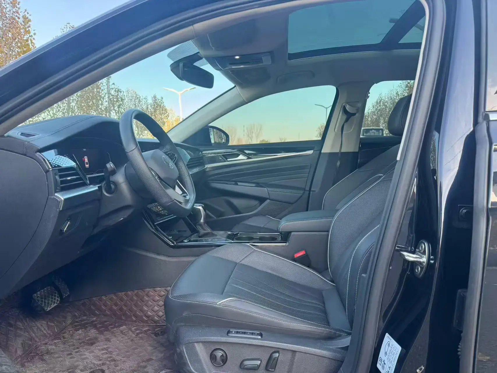 2024 VOLKSWAGEN PASSAT thumbnail 4